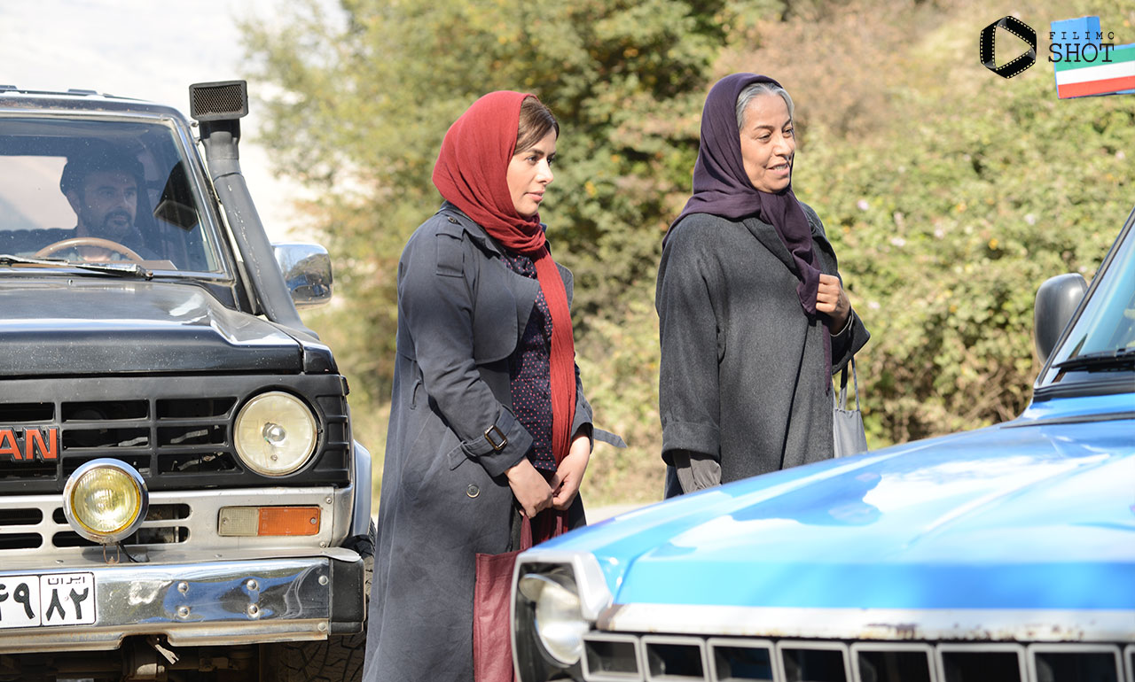 سپیده آرمان و سهیلا رضوی در نمایی از فیلم آهو