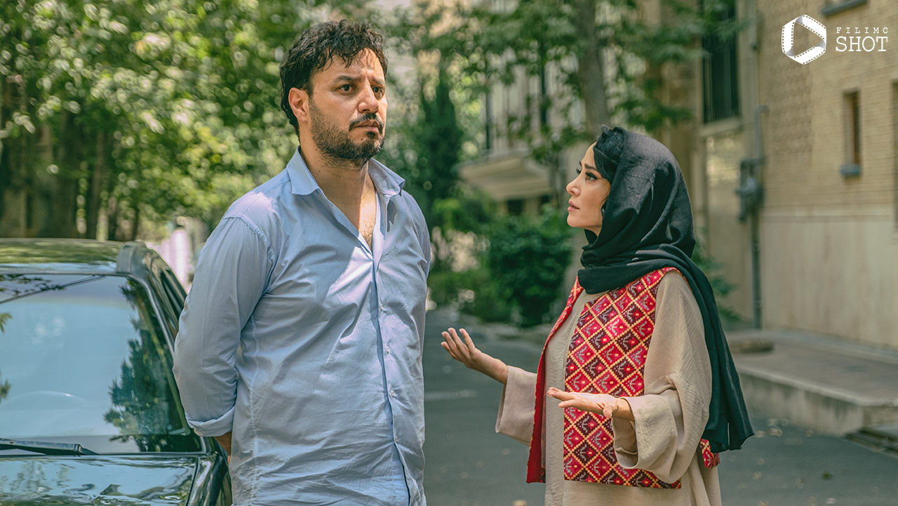 الناز حبیبی و جواد عزتی در فیلم تمساح خونی